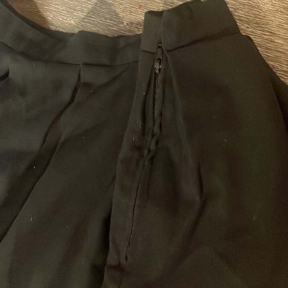 Hot topic black and white pleated skirt - Picture 2 of 3